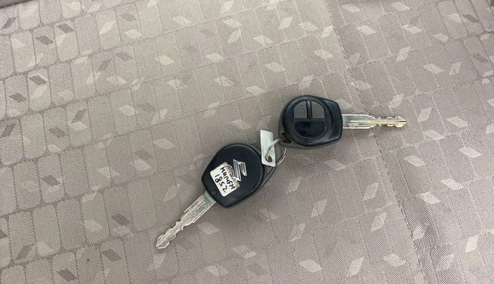 2016 Maruti Wagon R 1.0 VXI AMT, CNG, Automatic, 78,370 km, Key Close Up