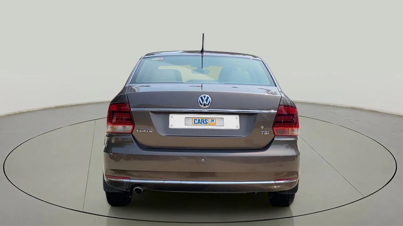 2016 Volkswagen Vento HIGHLINE PETROL AT, Petrol, Automatic, 98,748 km, Back/Rear
