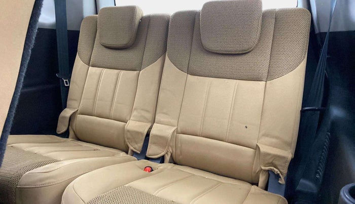 2019 Mahindra XUV500 W7, Diesel, Manual, 88,643 km, Third Seat Row ( optional )