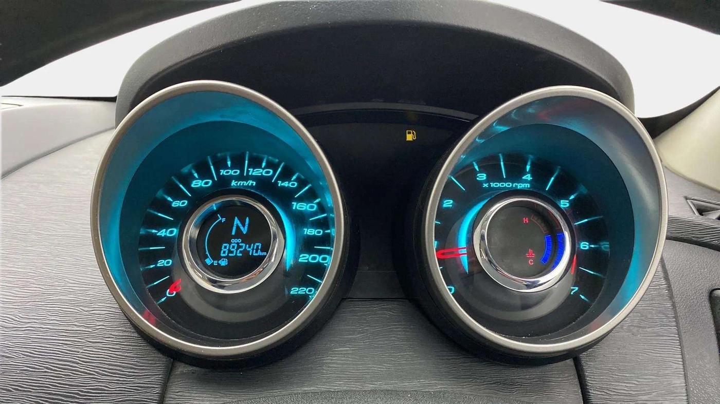 2019 Mahindra XUV500 W7, Diesel, Manual, 88,643 km, Odometer Image