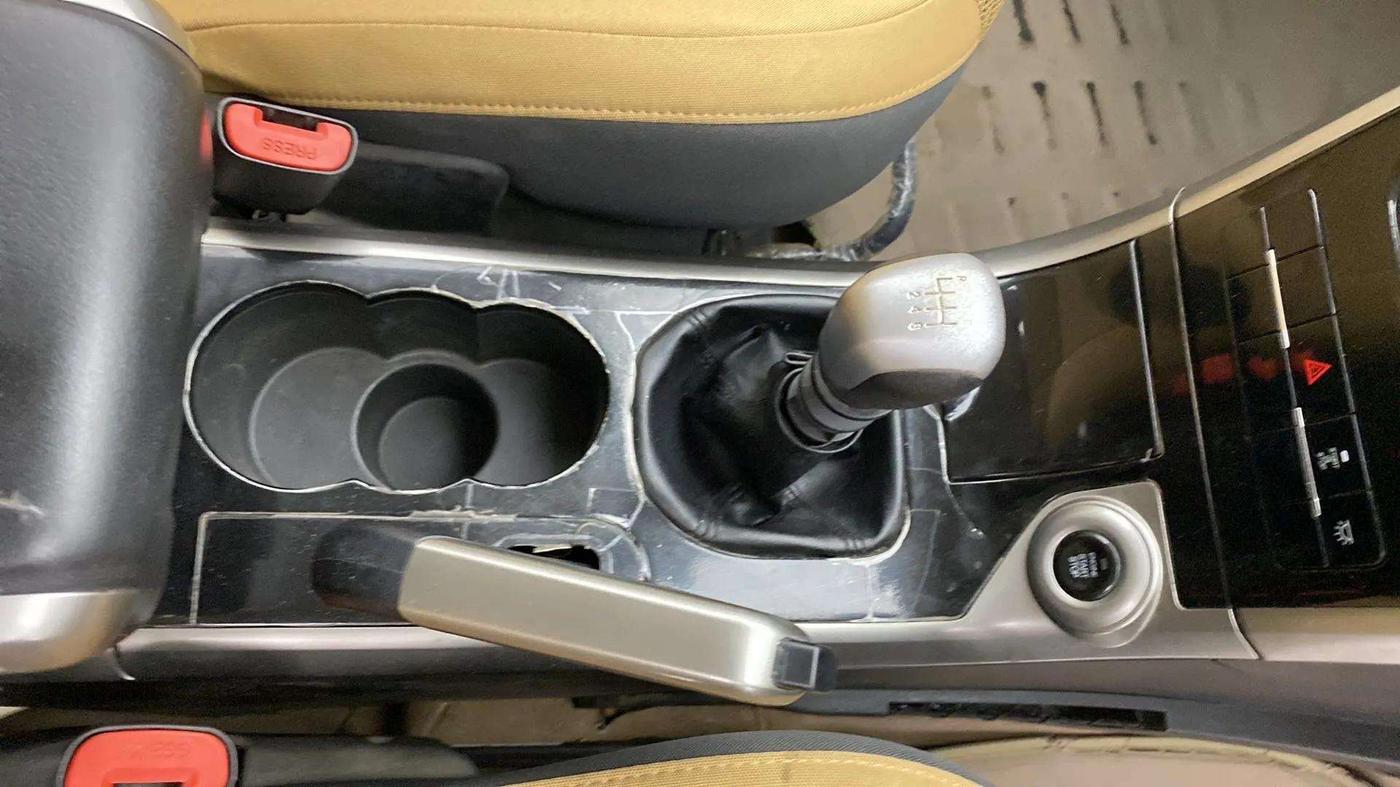 2019 Mahindra XUV500 W7, Diesel, Manual, 88,643 km, Gear Lever