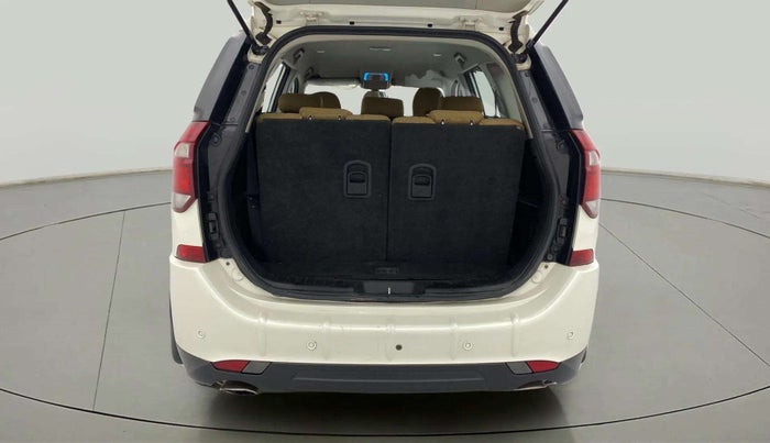 2019 Mahindra XUV500 W7, Diesel, Manual, 88,643 km, Boot Inside