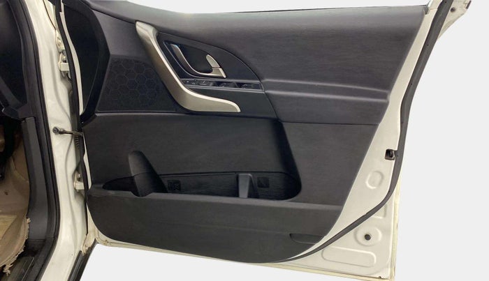 2019 Mahindra XUV500 W7, Diesel, Manual, 88,643 km, Driver Side Door Panels Control