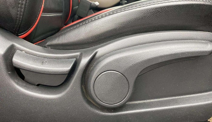 2020 Hyundai Elite i20 SPORTZ PLUS 1.2, Petrol, Manual, 29,957 km, Driver Side Adjustment Panel