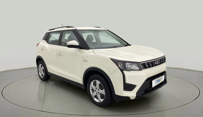 2021 Mahindra XUV300 W6 1.5 DIESEL, Diesel, Manual, 31,422 km, Right Front Diagonal