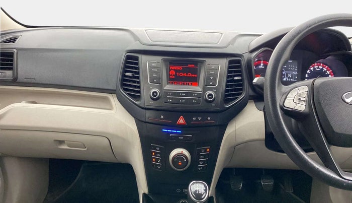 2021 Mahindra XUV300 W6 1.5 DIESEL, Diesel, Manual, 31,422 km, Air Conditioner