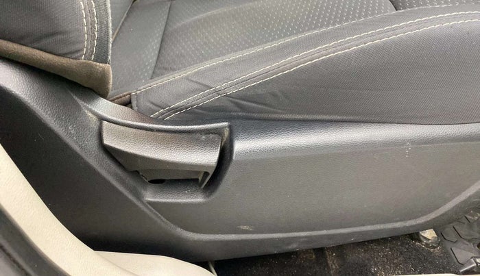 2021 Mahindra XUV300 W6 1.5 DIESEL, Diesel, Manual, 31,422 km, Driver Side Adjustment Panel
