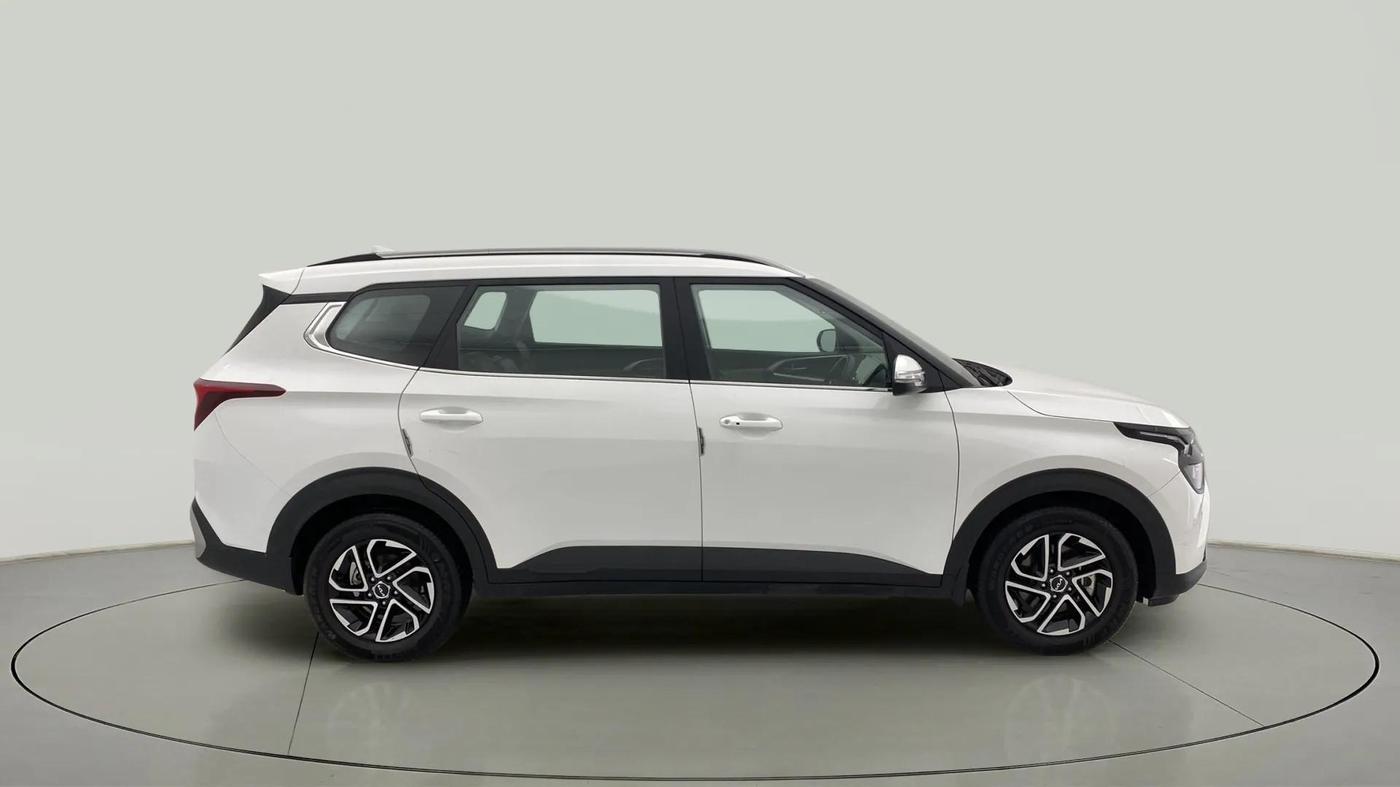2023 KIA CARENS PRESTIGE PLUS 1.5 PETROL IMT 7 STR, Petrol, Manual, 14,703 km, Right Side View