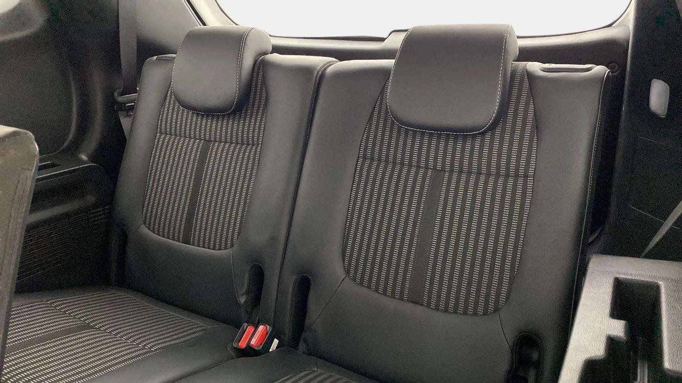 2023 KIA CARENS PRESTIGE PLUS 1.5 PETROL IMT 7 STR, Petrol, Manual, 14,703 km, Third Seat Row ( optional )