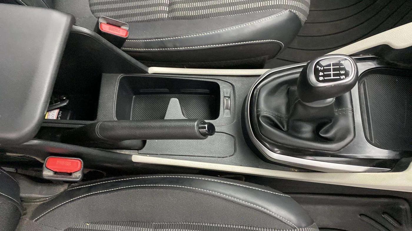 2023 KIA CARENS PRESTIGE PLUS 1.5 PETROL IMT 7 STR, Petrol, Manual, 14,703 km, Gear Lever