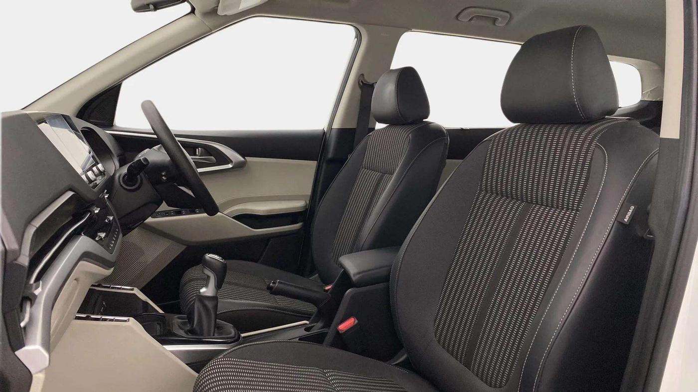 2023 KIA CARENS PRESTIGE PLUS 1.5 PETROL IMT 7 STR, Petrol, Manual, 14,703 km, Right Side Front Door Cabin