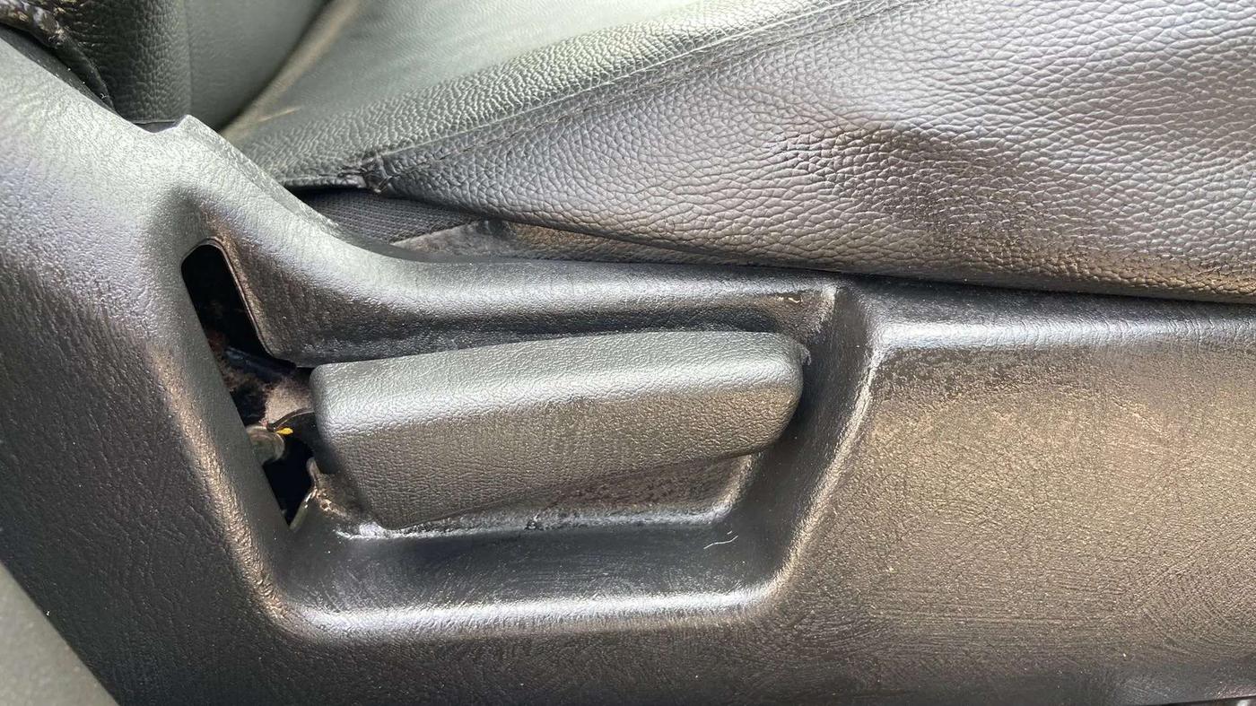 2020 Maruti Alto LXI, CNG, Manual, 18,864 km, Driver Side Adjustment Panel