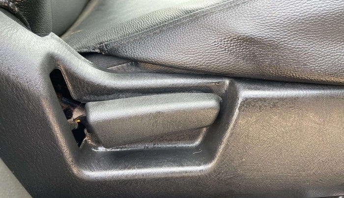 2020 Maruti Alto LXI, CNG, Manual, 18,864 km, Driver Side Adjustment Panel