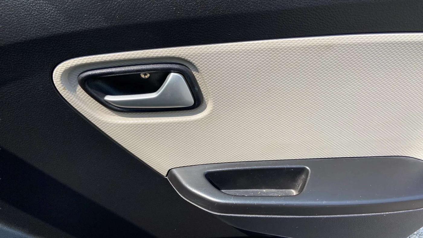 2020 Maruti Alto LXI, CNG, Manual, 18,864 km, Driver Side Door Panels Control