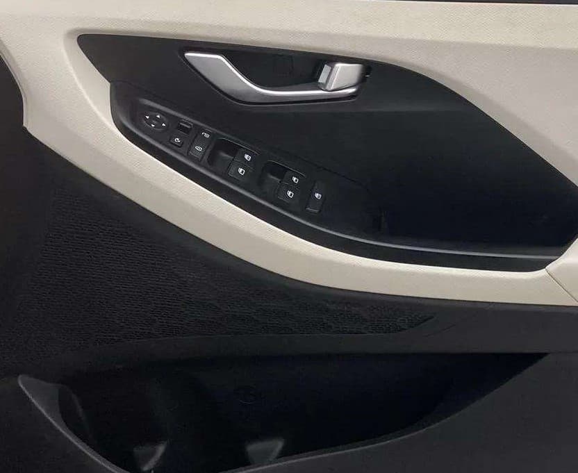 2023 Hyundai Creta SX EXECUTIVE 1.5 PETROL, Petrol, Manual, 21,425 km, Driver Side Door Panels Control