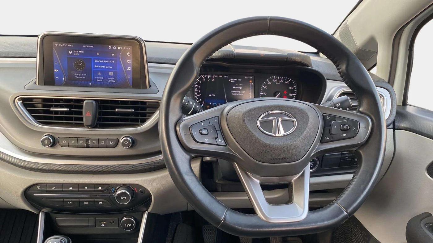 2020 Tata ALTROZ XZ PETROL, CNG, Manual, 27,240 km, Steering Wheel Close Up