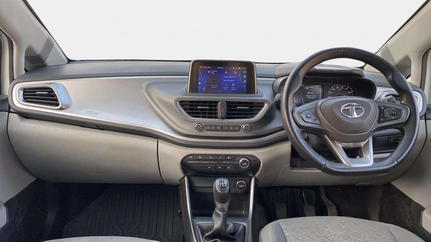 2020 Tata ALTROZ XZ PETROL, CNG, Manual, 27,240 km, Dashboard