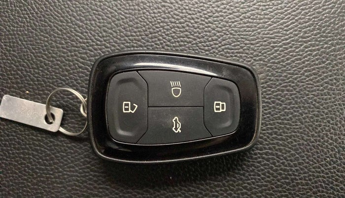 2022 Tata ALTROZ XZA, Petrol, Automatic, 9,080 km, Lock system - Keyless sensor not working