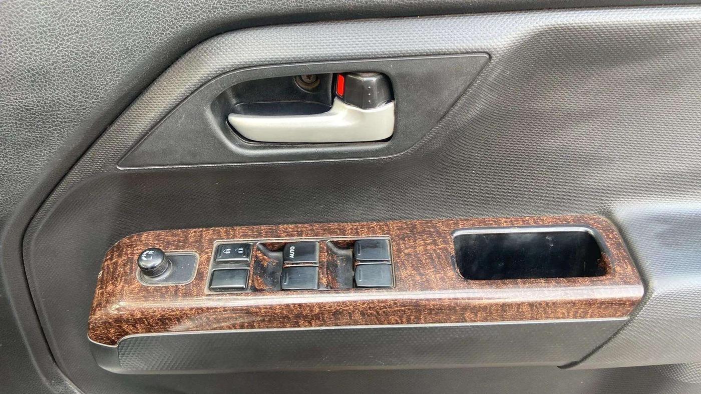 2019 Maruti New Wagon-R VXI 1.0, Petrol, Manual, 99,037 km, Driver Side Door Panels Control