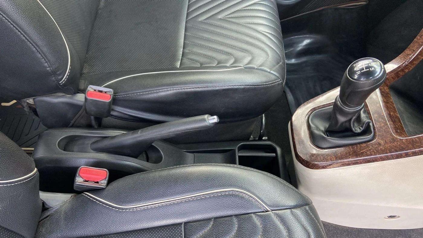 2019 Maruti New Wagon-R VXI 1.0, Petrol, Manual, 99,037 km, Gear Lever