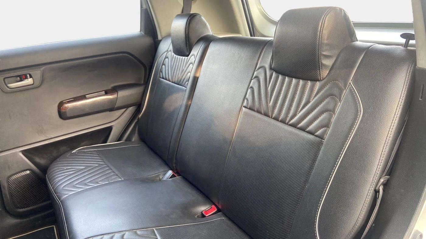 2019 Maruti New Wagon-R VXI 1.0, Petrol, Manual, 99,037 km, Right Side Rear Door Cabin