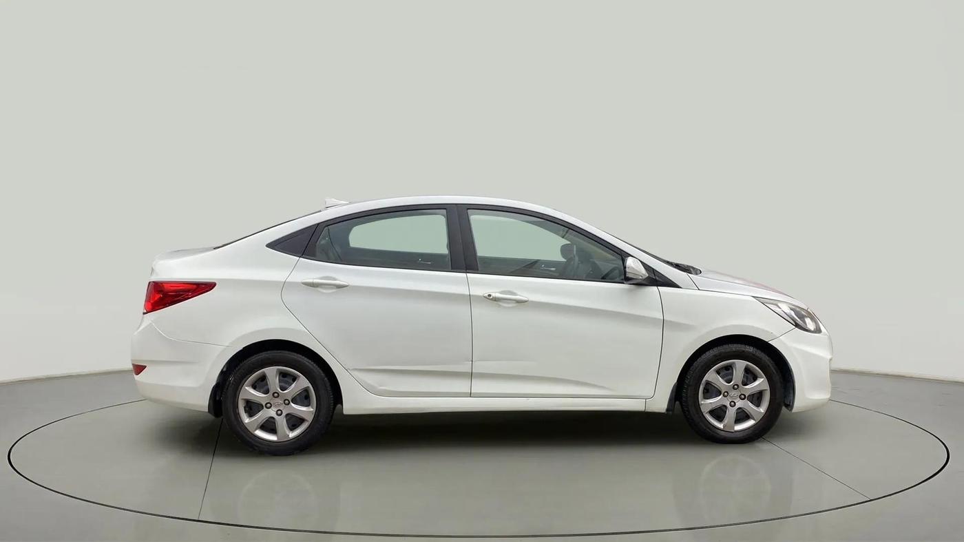 2013 Hyundai Verna FLUIDIC 1.6 VTVT EX, Petrol, Manual, 66,281 km, Right Side View