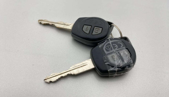 2019 Maruti Swift VXI, Petrol, Manual, 45,453 km, Key Close Up