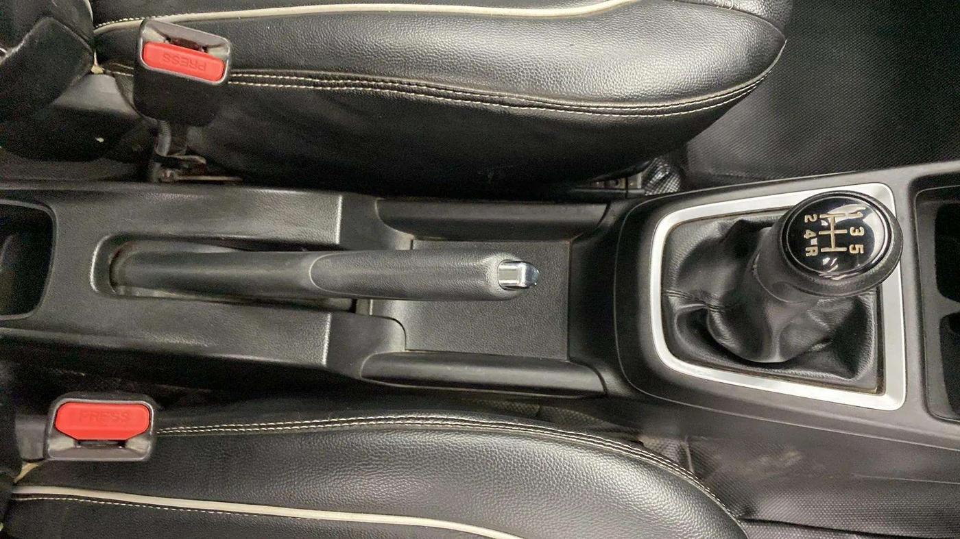2019 Maruti Swift VXI, Petrol, Manual, 45,453 km, Gear Lever