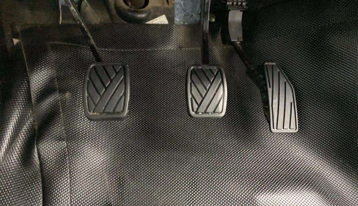 2019 Maruti Swift VXI, Petrol, Manual, 45,453 km, Pedals