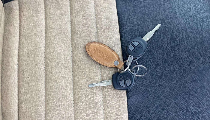 2017 Maruti Dzire VXI, Petrol, Manual, 50,709 km, Key Close Up