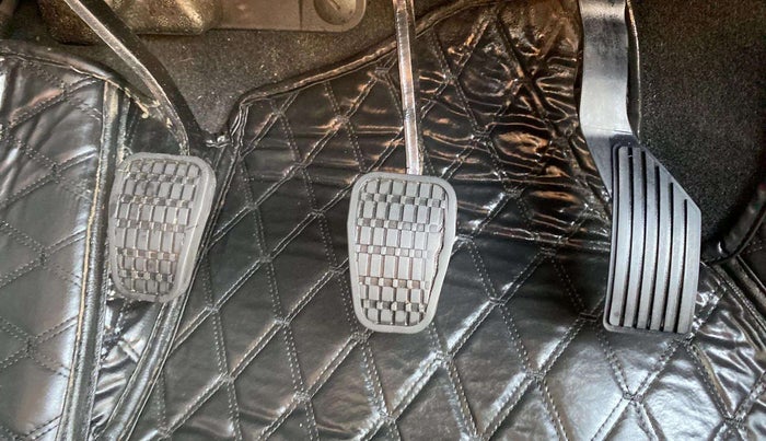 2022 Tata PUNCH PURE MT, Petrol, Manual, 45,440 km, Pedals