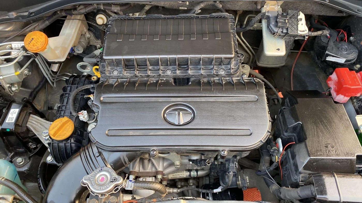 2022 Tata PUNCH PURE MT, Petrol, Manual, 45,440 km, Open Bonet