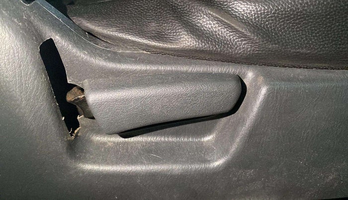 2017 Maruti Alto K10 VXI, CNG, Manual, 46,993 km, Driver Side Adjustment Panel