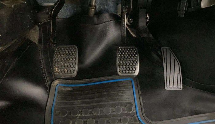 2019 Maruti Alto LXI, Petrol, Manual, 44,114 km, Pedals