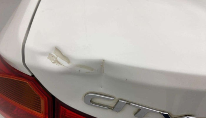 2017 Honda City 1.5L I-VTEC V MT, Petrol, Manual, 43,254 km, Dicky (Boot door) - Slightly dented