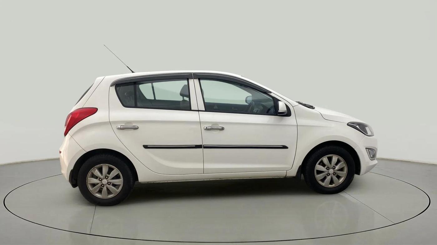 2013 Hyundai i20 SPORTZ 1.2, Petrol, Manual, 44,445 km, Right Side