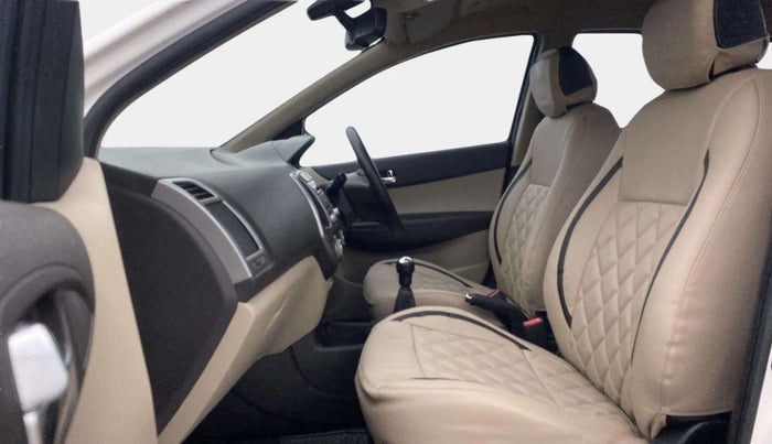 2013 Hyundai i20 SPORTZ 1.2, Petrol, Manual, 44,445 km, Right Side Front Door Cabin