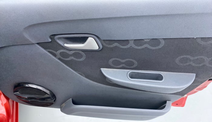 2014 Maruti Alto 800 LXI, Petrol, Manual, 3,816 km, Driver Side Door Panels Control