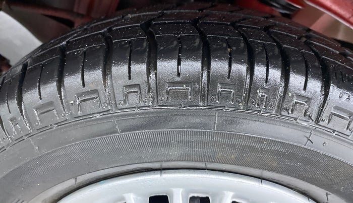 2014 Maruti Alto 800 LXI, Petrol, Manual, 3,816 km, Right Rear Tyre Tread