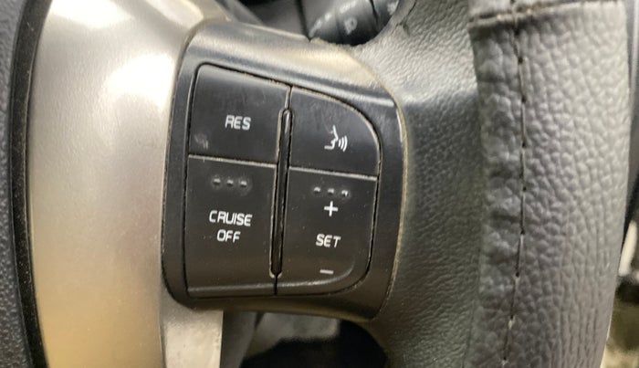 2018 Mahindra XUV500 W9 AT, Diesel, Automatic, 99,055 km, Adaptive Cruise Control