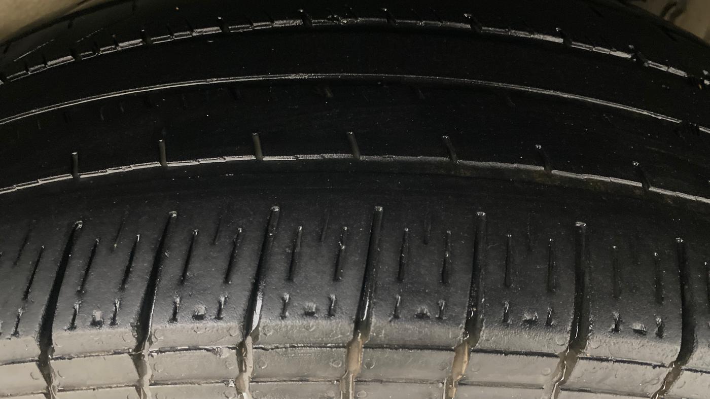 2018 Mahindra XUV500 W9 AT, Diesel, Automatic, 99,055 km, Left Rear Tyre Tread