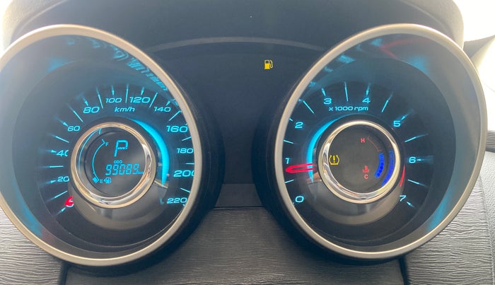 2018 Mahindra XUV500 W9 AT, Diesel, Automatic, 99,055 km, Odometer Image