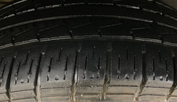 2018 Mahindra XUV500 W9 AT, Diesel, Automatic, 99,055 km, Right Rear Tyre Tread