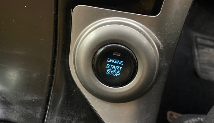 2018 Mahindra XUV500 W9 AT, Diesel, Automatic, 99,055 km, Keyless Start/ Stop Button