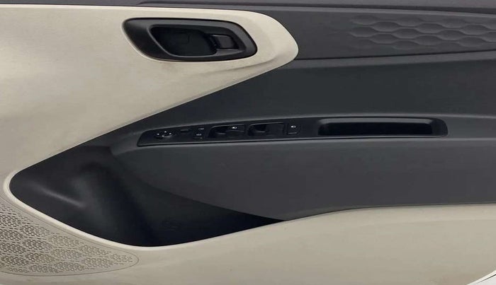 2023 Hyundai AURA S 1.2 CNG, CNG, Manual, 14,483 km, Driver Side Door Panels Control