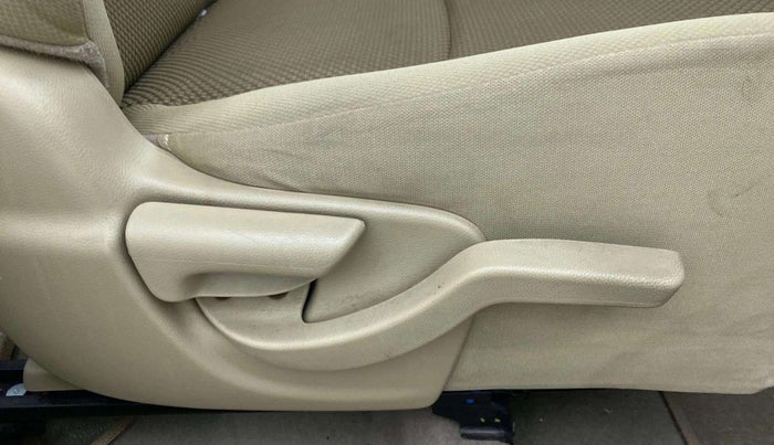 2015 Honda Brio VX AT, Petrol, Automatic, 61,989 km, Driver Side Adjustment Panel