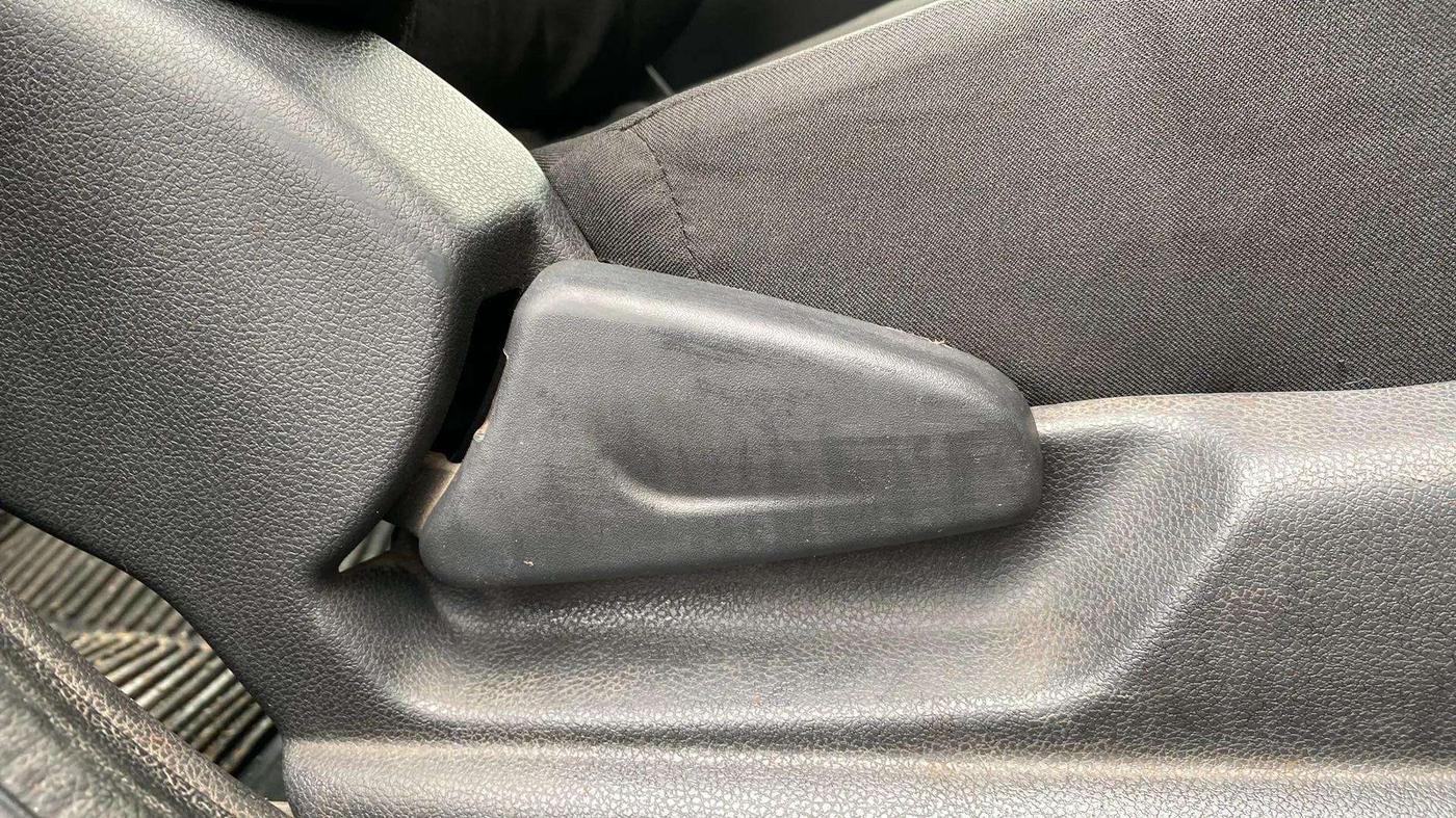 2016 Renault Kwid RXT 0.8, Petrol, Manual, 63,276 km, Driver Side Adjustment Panel