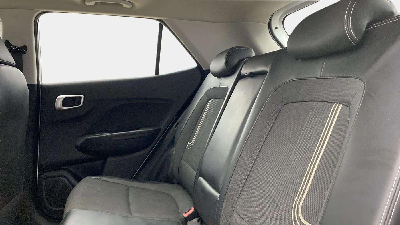 2019 Hyundai VENUE SX 1.0 (O) TURBO, Petrol, Manual, 83,916 km, Right Side Rear Door Cabin