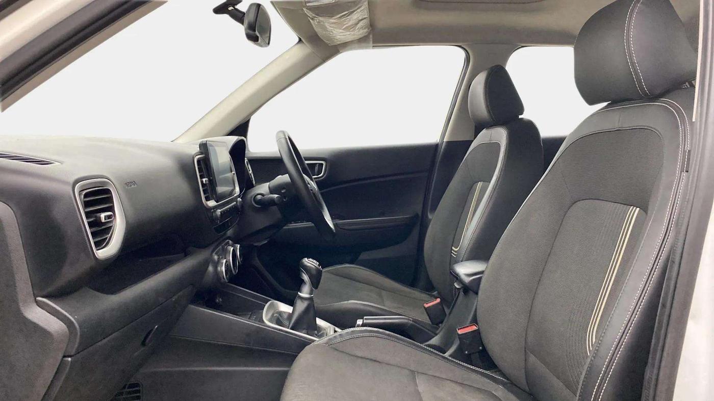 2019 Hyundai VENUE SX 1.0 (O) TURBO, Petrol, Manual, 83,916 km, Right Side Front Door Cabin