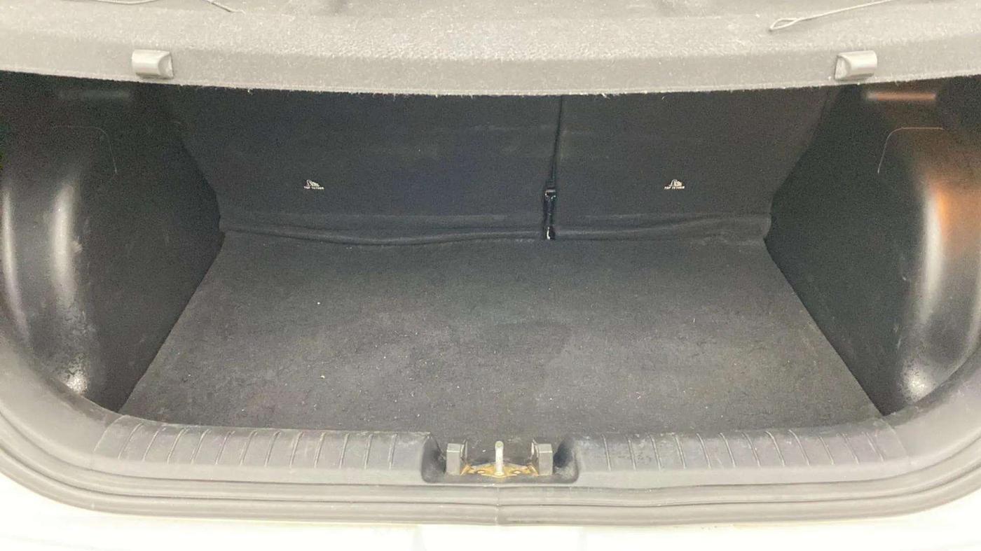 2019 Hyundai VENUE SX 1.0 (O) TURBO, Petrol, Manual, 83,916 km, Boot Inside